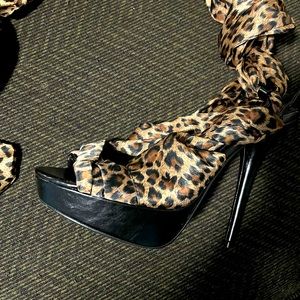 LEOPARD LEOPARD LEOPARD!!! Woman Heels